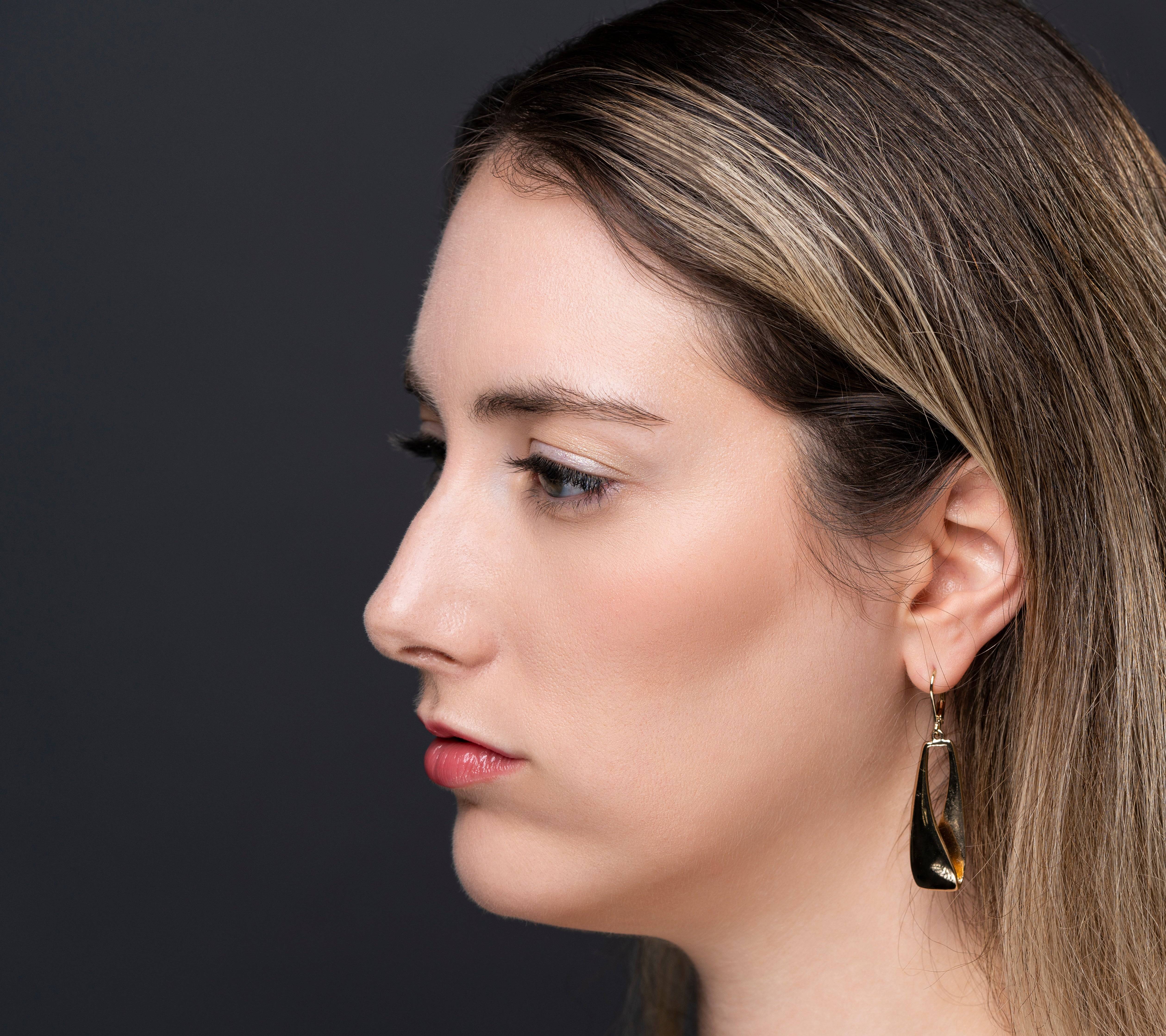 Side profile of woman with Elegant Effect lashes