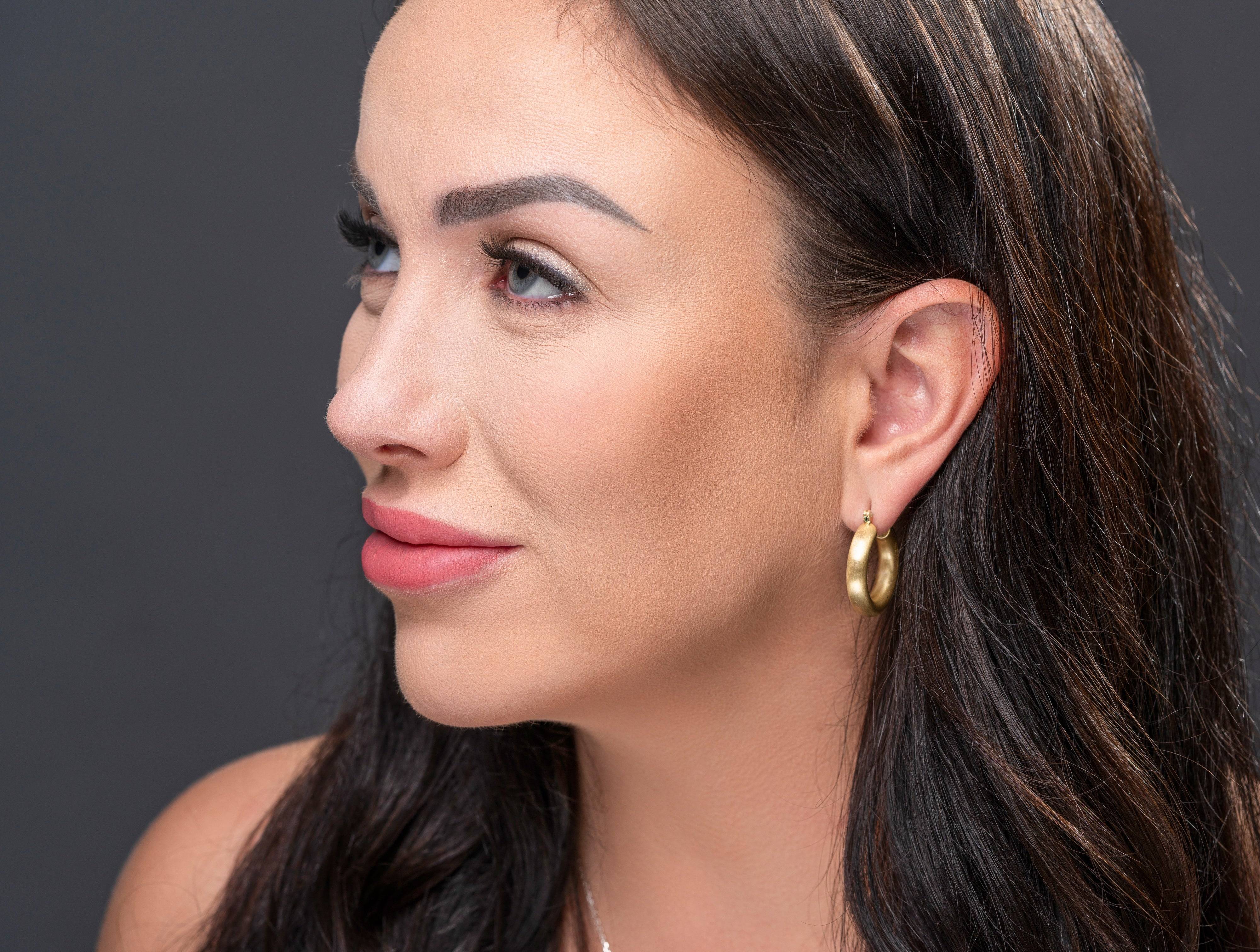 Profile of woman with Perfect Poise Lashes