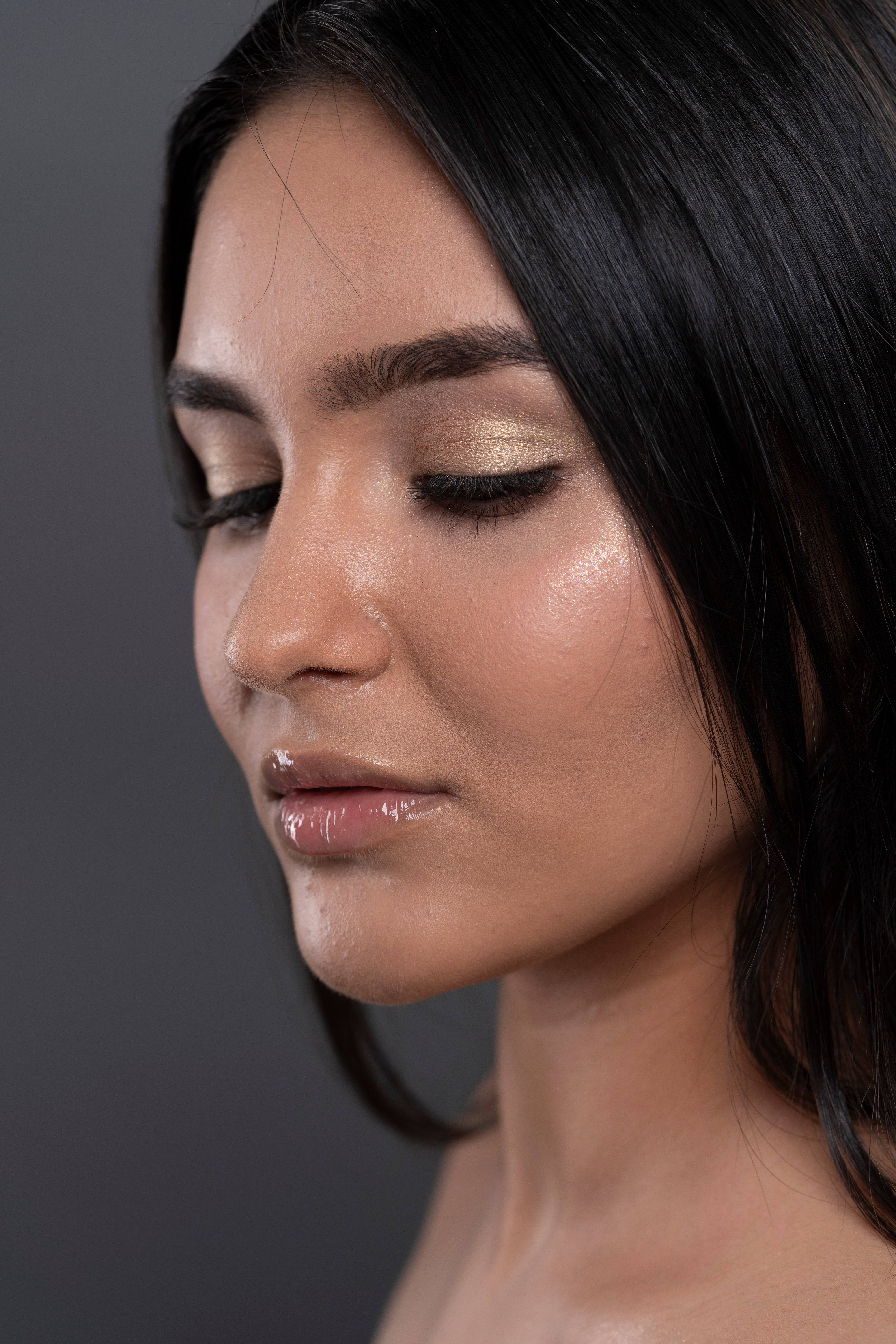 Model with glossy lips wearing Day Dream Lash