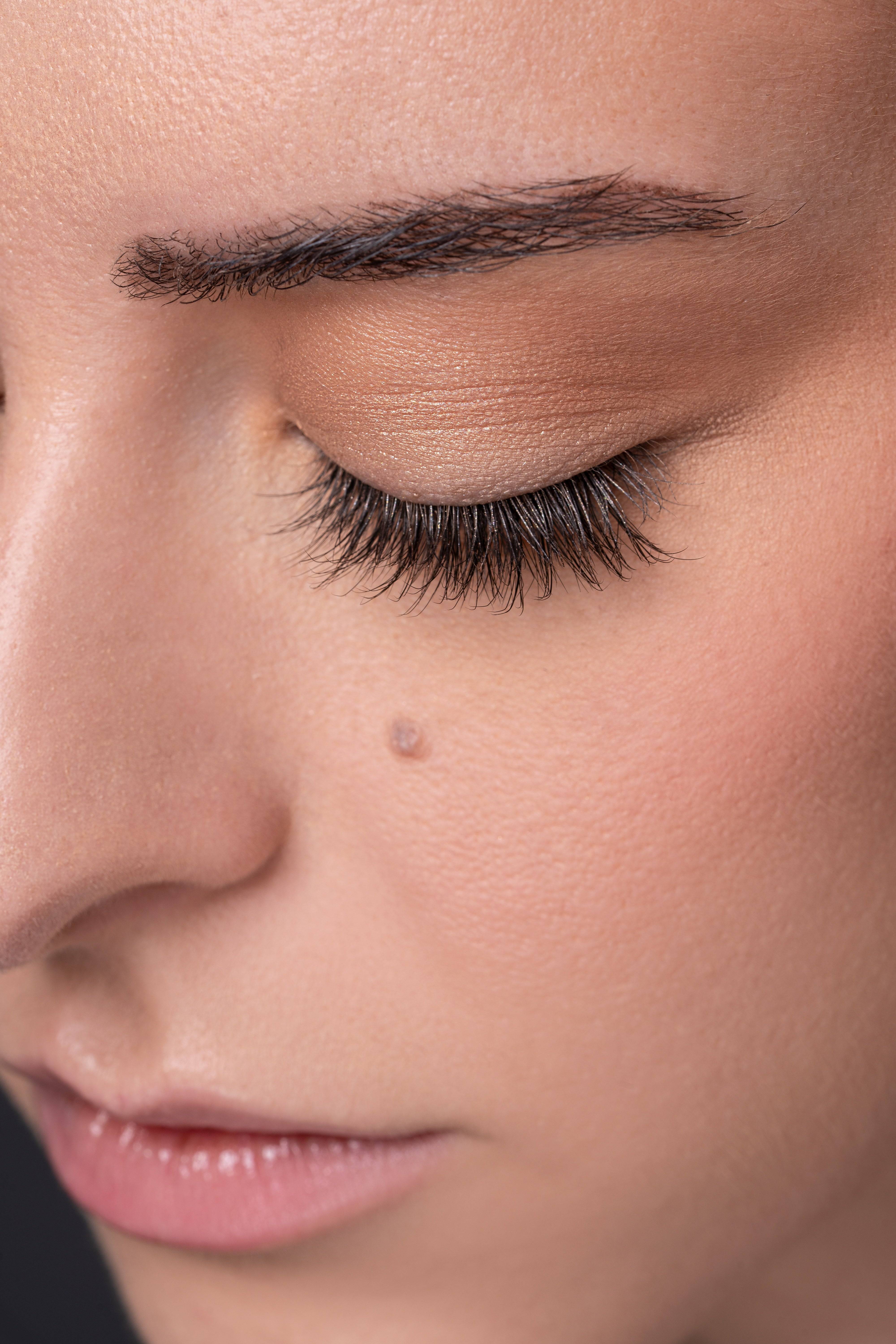 Closed eye showcasing Ball Gown Lash Set