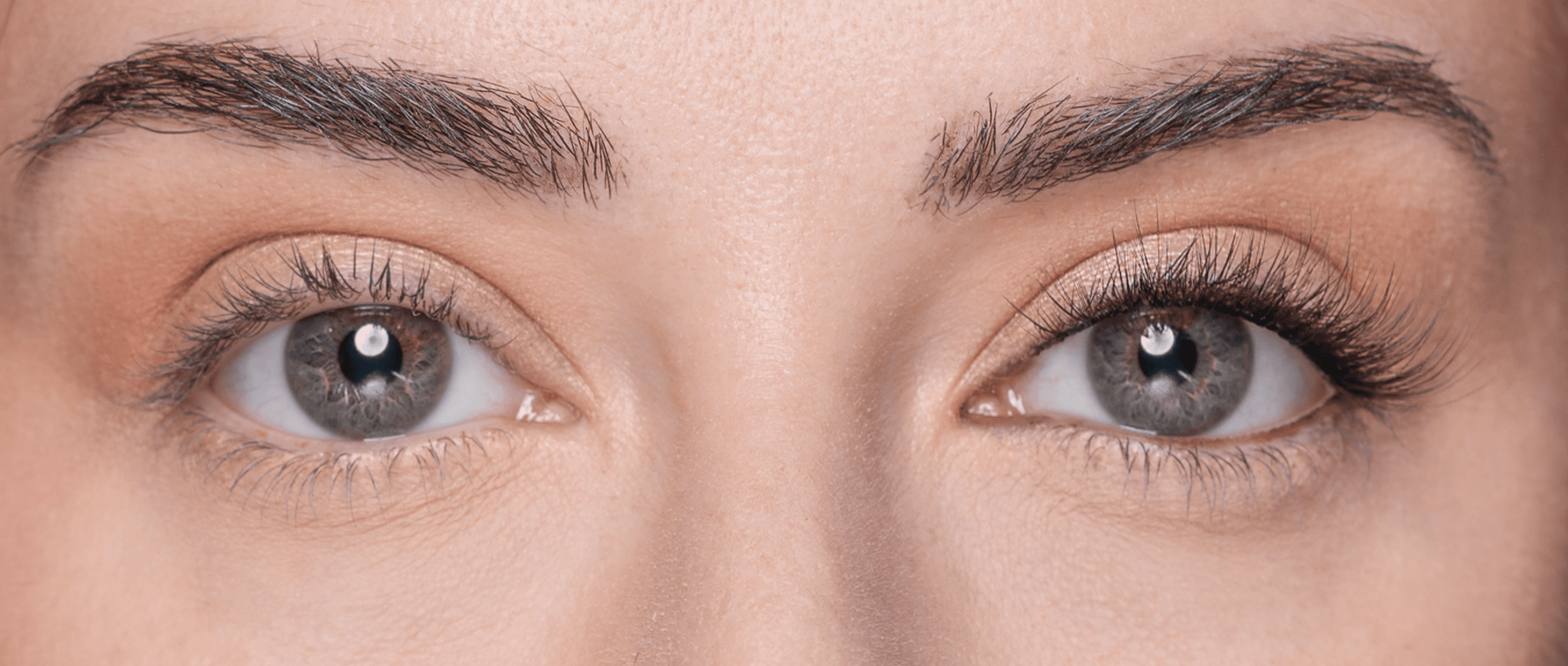 Comparison of eyes with and without Ball Gown Lash Set